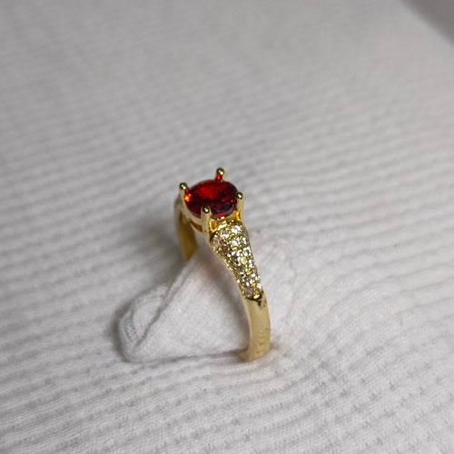 Kırmızı Zirkon Tek Taşlı Gold Renk Yüzük - Zennemor