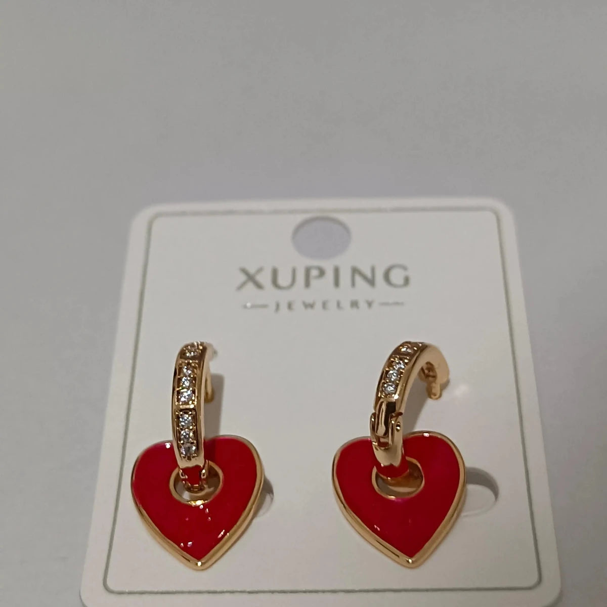 Xuping Kaliteli Paslanmaz Çelik Antialerjik Kırmızı Mineli Kalp Model Küpe - Zennemor